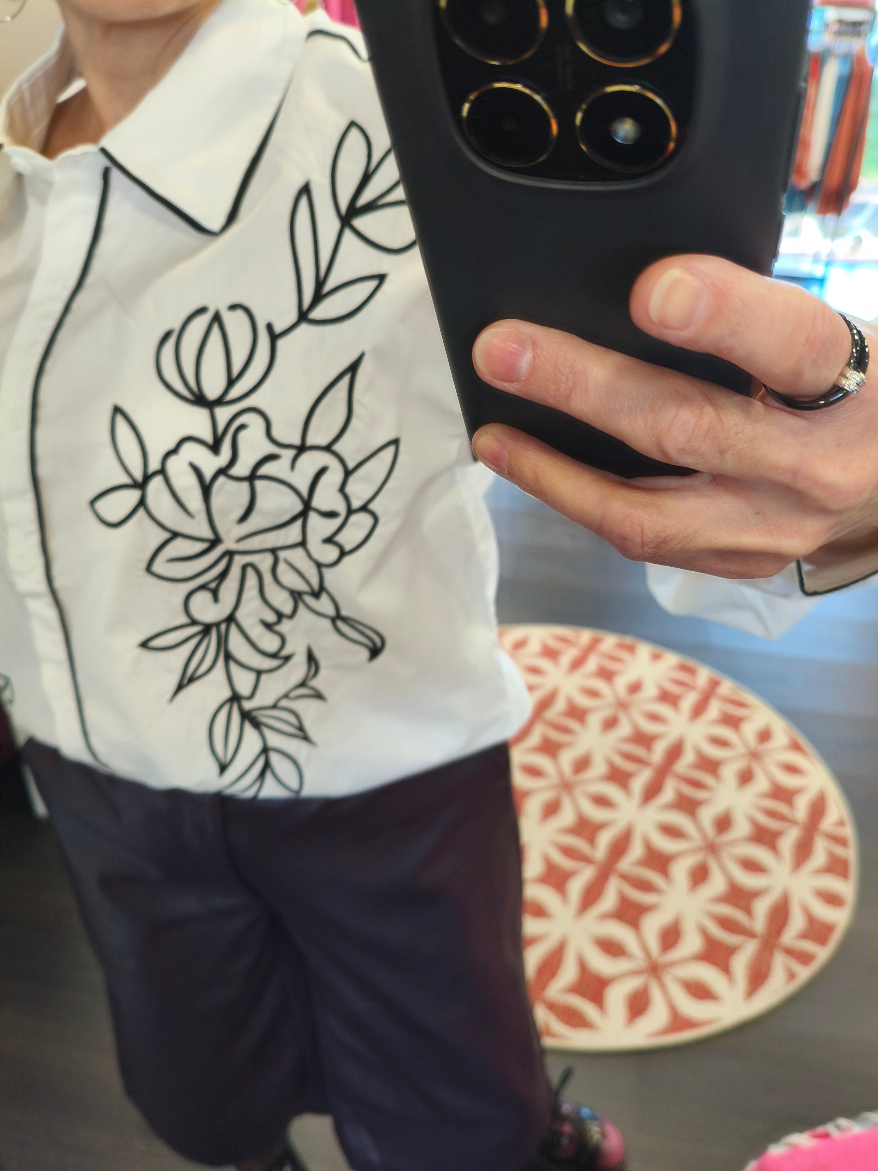 Chemise brodée fleur