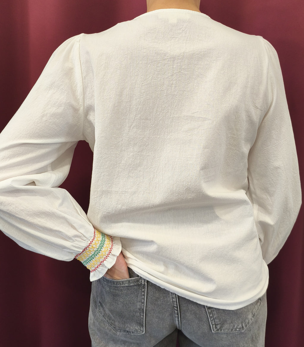 Blouse blanche à manchettes tricolores