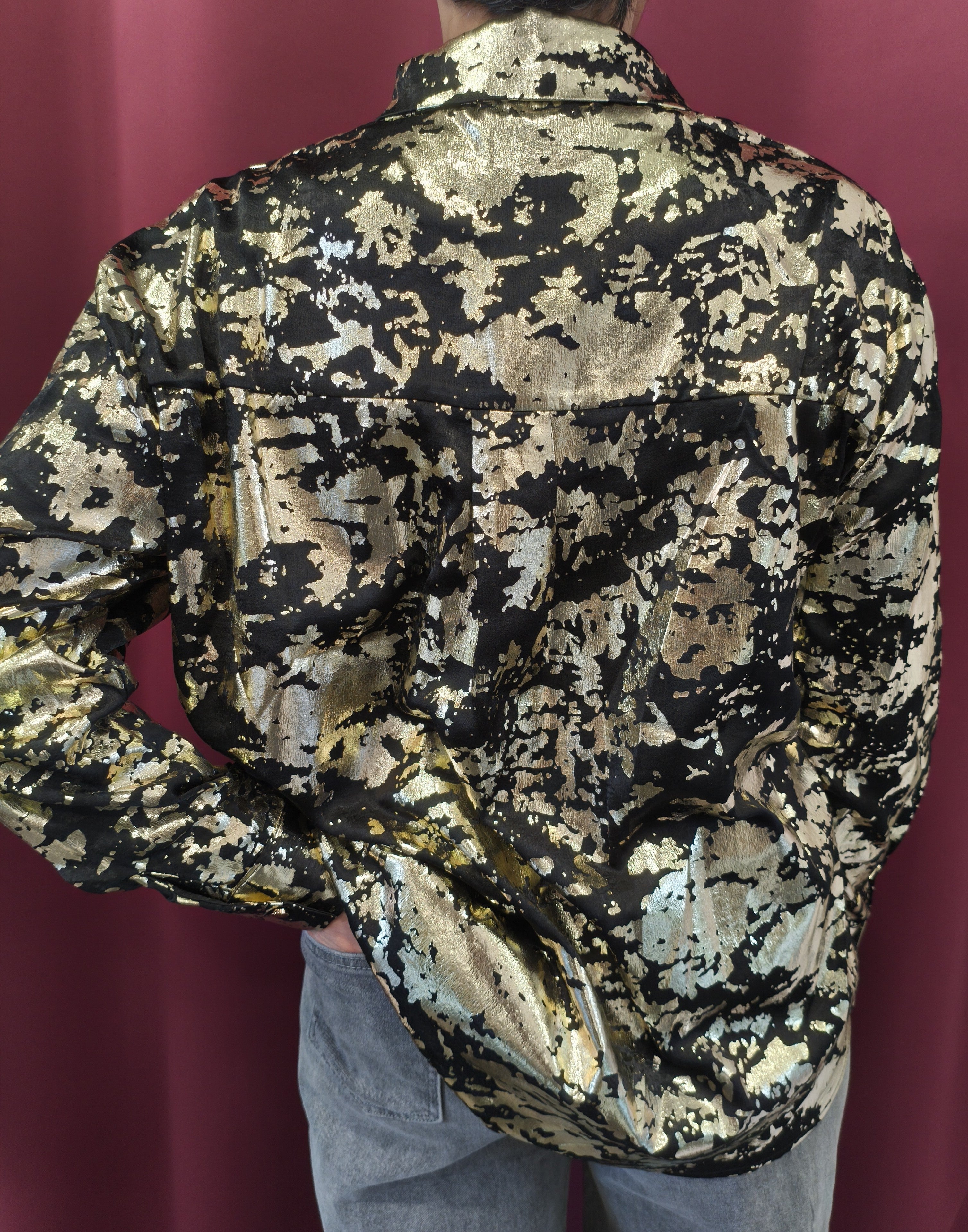 Chemise Noire et Dorée