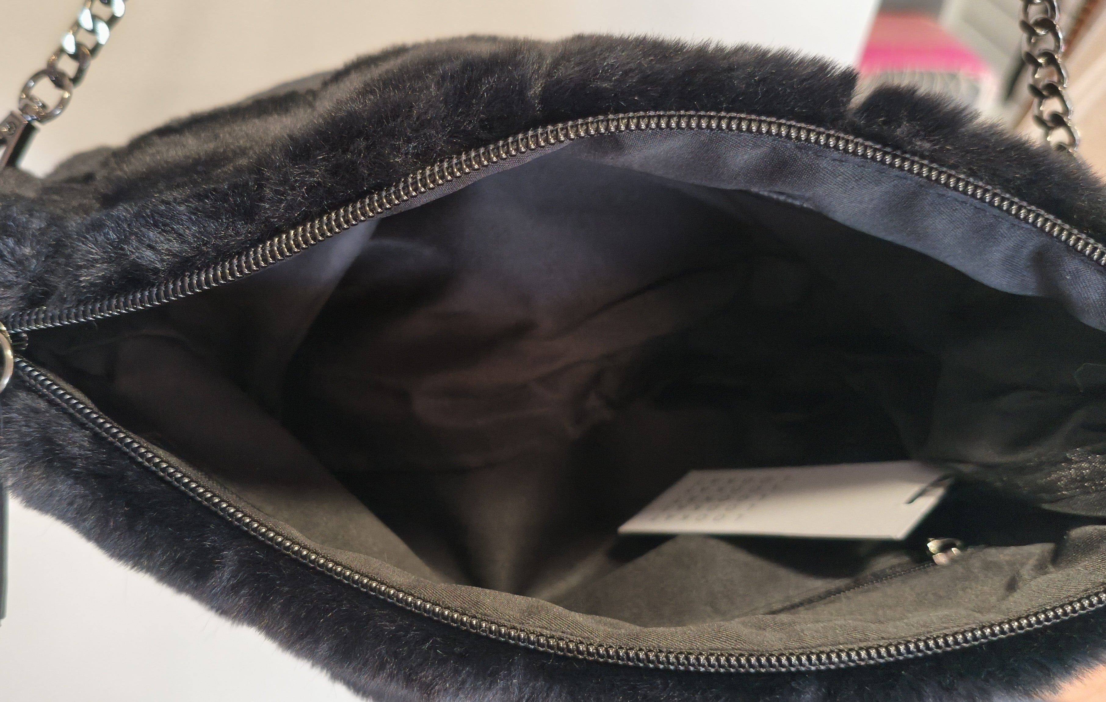 Sac fausse fourrure noir et blanc